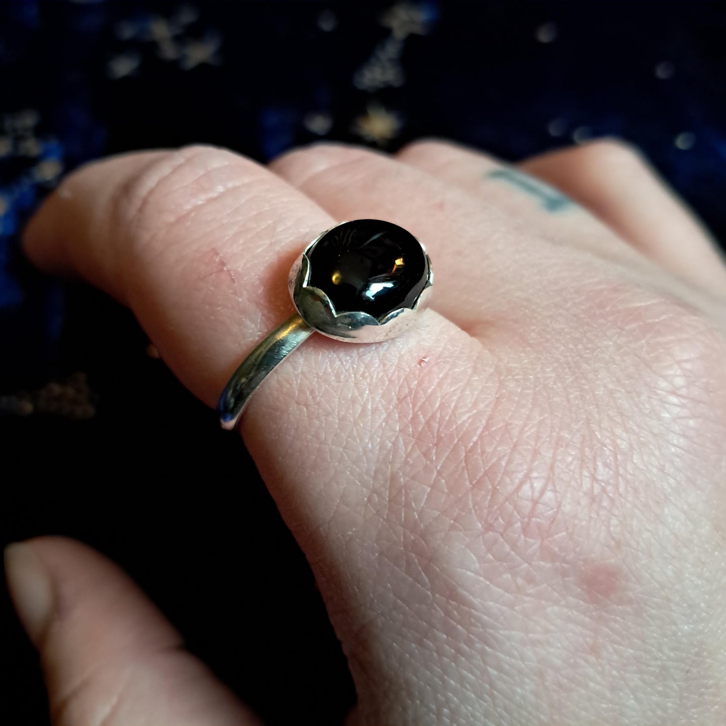 Sterling Silver Oval Shaped Black Onyx Ring – Size 8