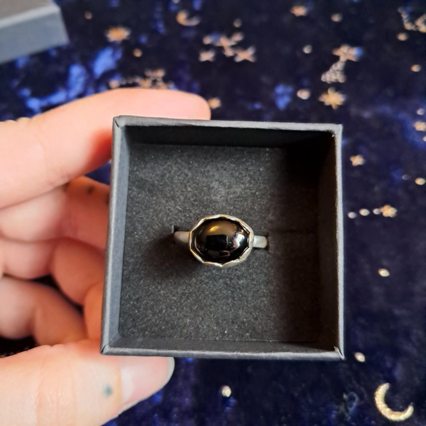 Sterling Silver Oval Shaped Black Onyx Ring – Size 8